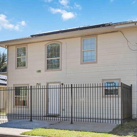 Stunning & Vibrant Apt 7 Min From Tx Med Center ヒューストン エクステリア 写真