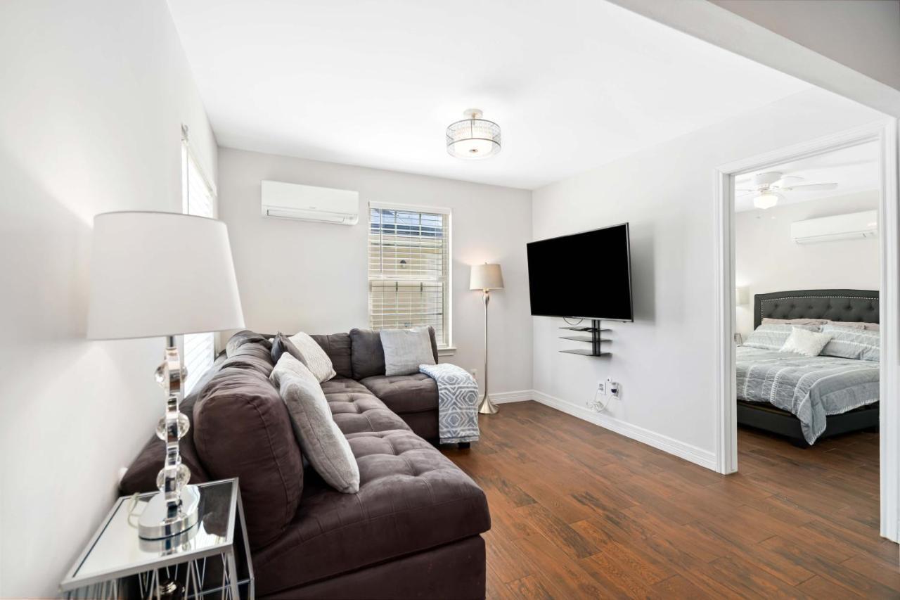 Stunning & Vibrant Apt 7 Min From Tx Med Center ヒューストン エクステリア 写真